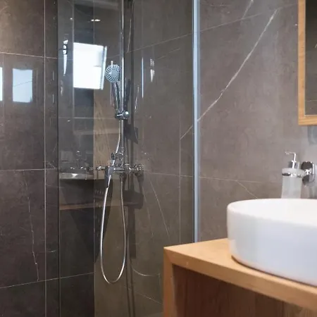 Sky-high Penthouse W. Stunning Views - 03 דירה חאניה